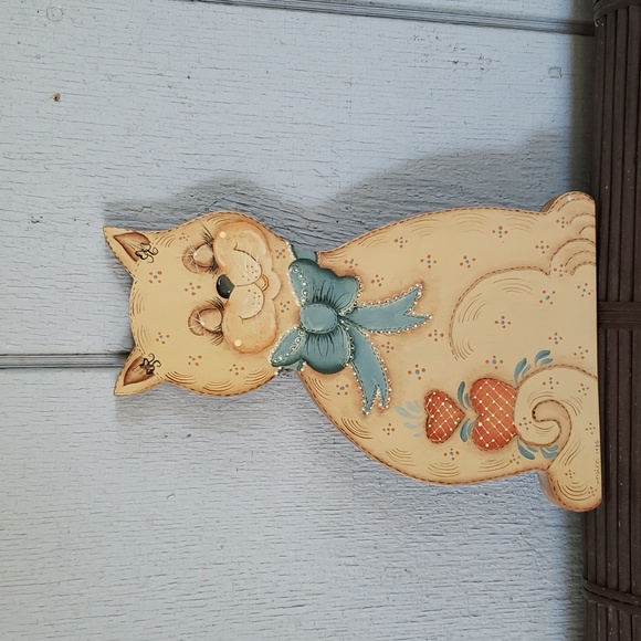 Hand-painted Wood Cat Cutout - Picture 13 of 13